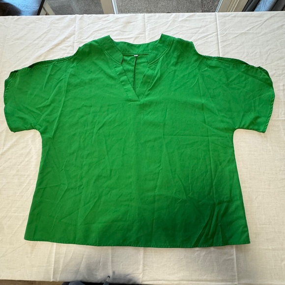 woman green blouse v neck shape size 2xl shoulder area open sleeve - Picture 4 of 4